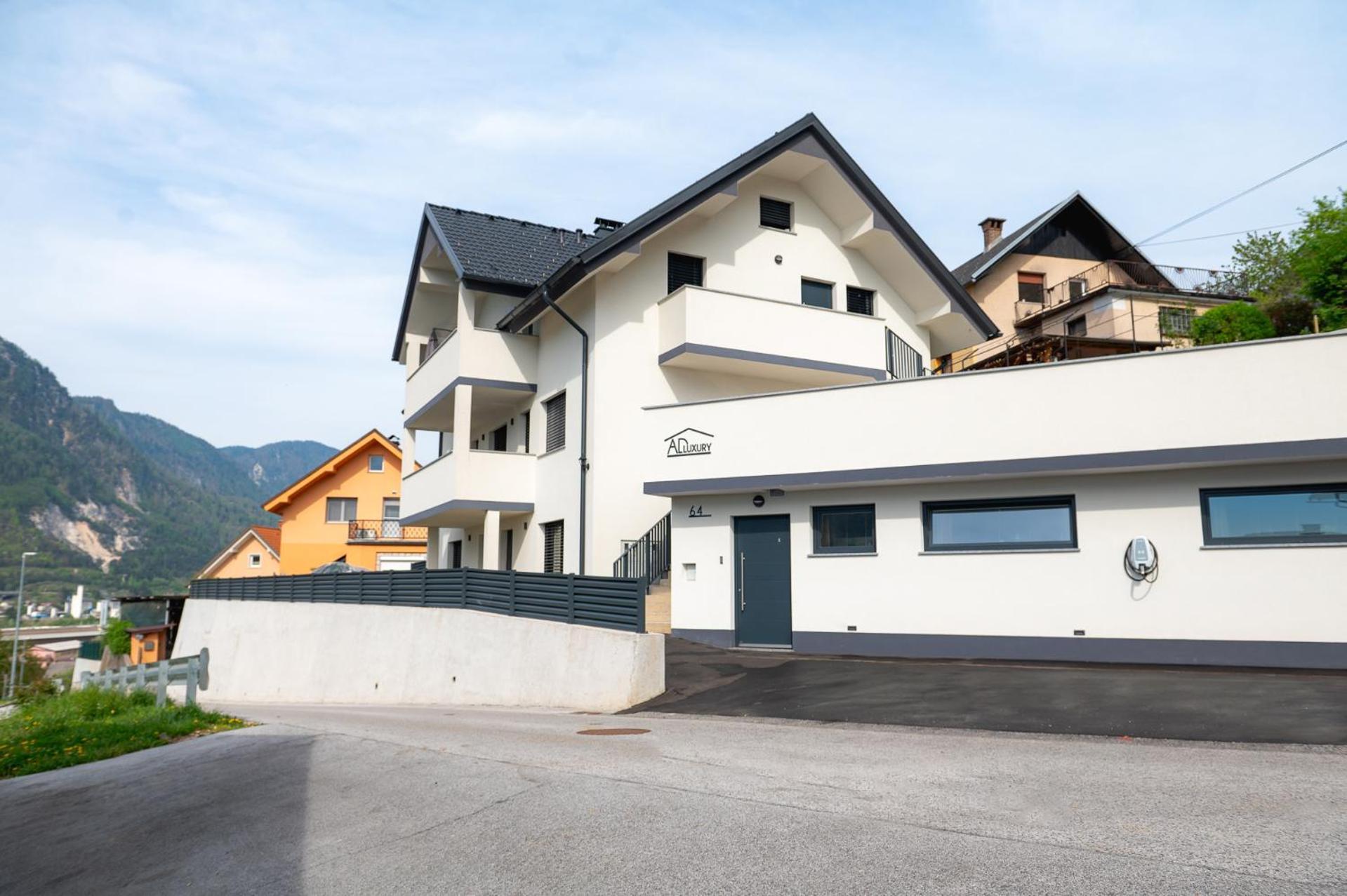 Apartments Luxury Ad Jesenice Zewnętrze zdjęcie